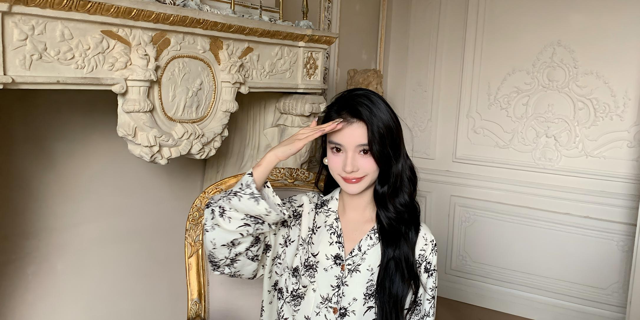粉色碎花睡衣穿搭